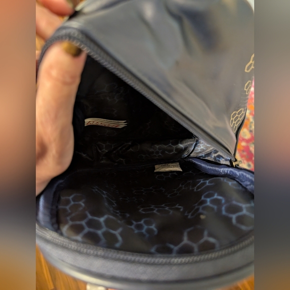 Disney Epcot Exclusive Marvel's Guardians Of The Galaxy Mini Backpack - Picture 3 of 3